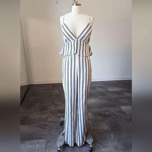 BCBGeneration Striped V Neck Peplum Bell Bottom Jumpsuit White Blue 12 preppy - Picture 2 of 9